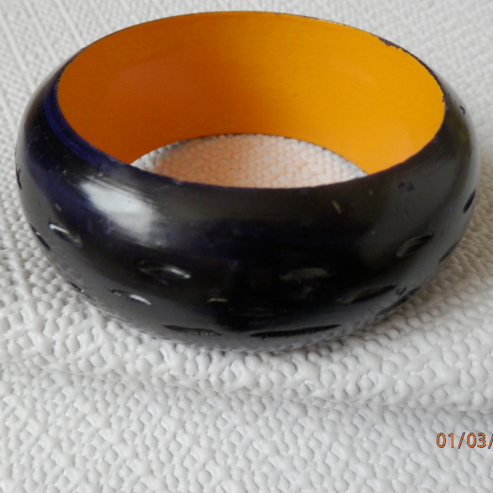 Amrita Singh Bangle